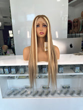 Load image into Gallery viewer, 26&quot; Blonde Highlight 13x6 Lace Front Wig